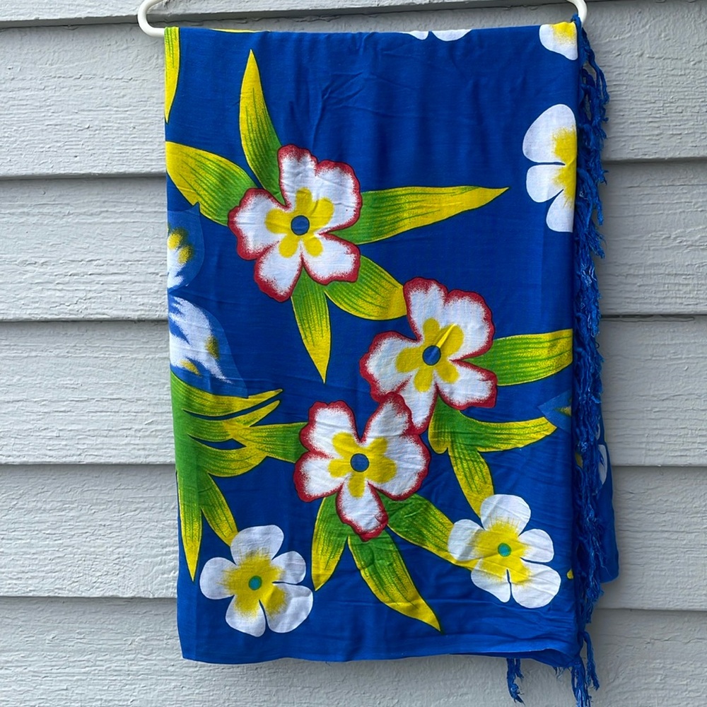 1 WORLD SARONGS Tropical Blue Floral EUC Wrap/Coverup/Sarong